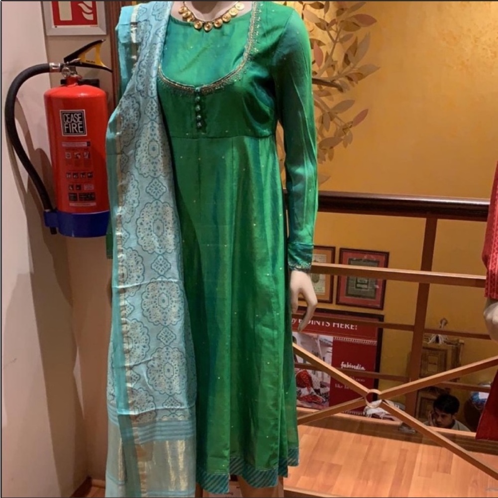 FabIndia forest green women’s anarkali silk kurti size large Indian Bollywood